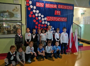 Udział w ogólnopolskiej akcji "Szkoła do hymnu".
